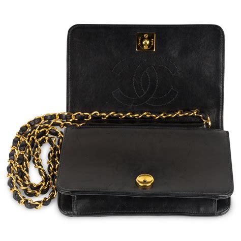 chanel vintage turnlock wallet on chain|Chanel wallet on chain preis.